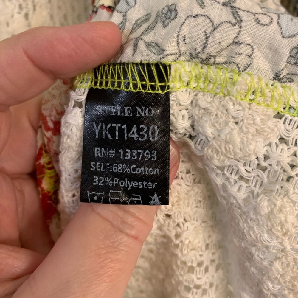 POL Floral Patchwork Lace Button-Up Oversized Shi… - image 11